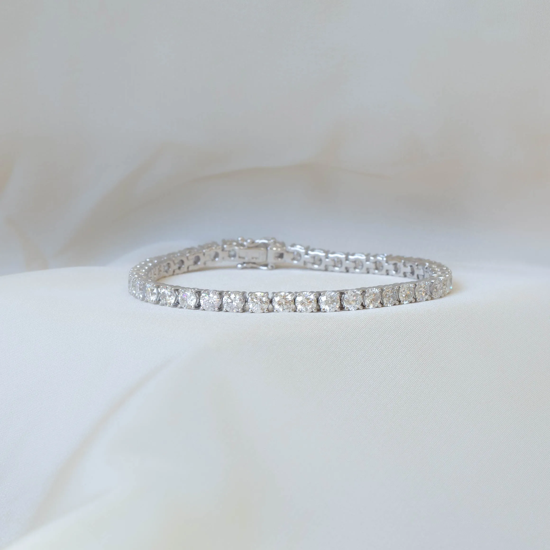 14kw 13.65ctw Diamond Tennis Bracelet