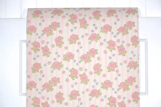 1960s Floral Vintage Wallpaper