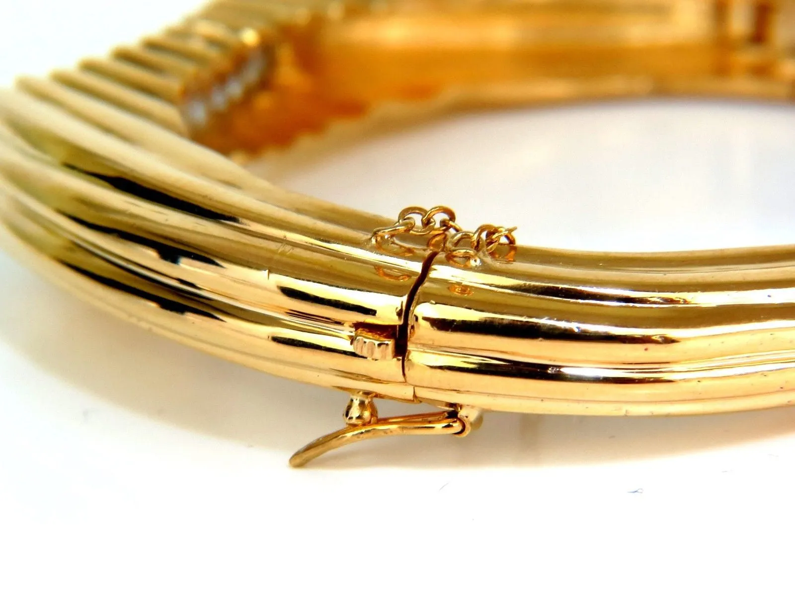 2.30CT INVERTED ARCH GRILLED WAVE RETRO 14KT DIAMONDS BANGLE BRACELET