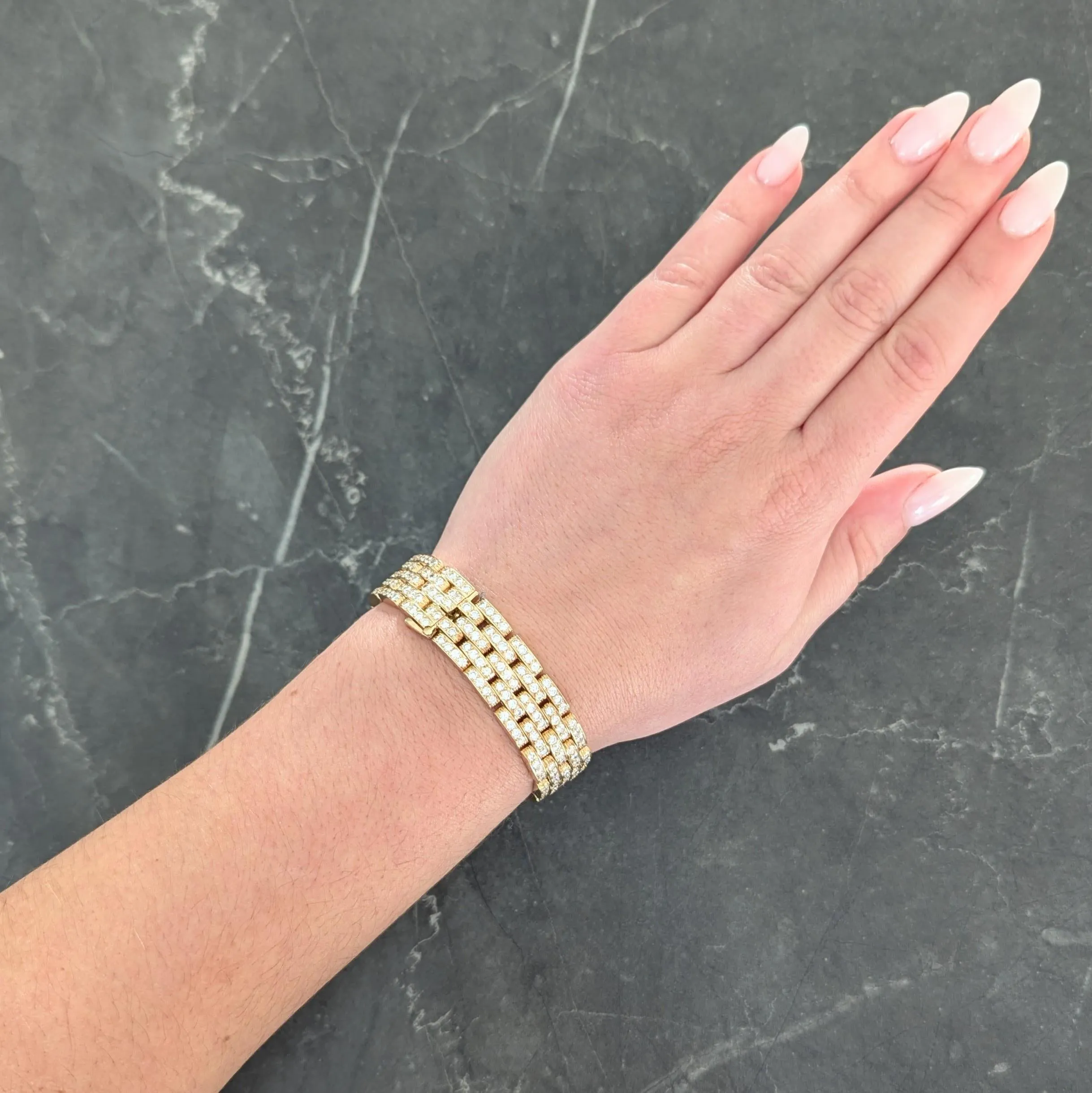 Cartier French 1980's 12.00 CTW Diamond 18 Karat Yellow Gold Vintage Maillion Pantheré Bracelet