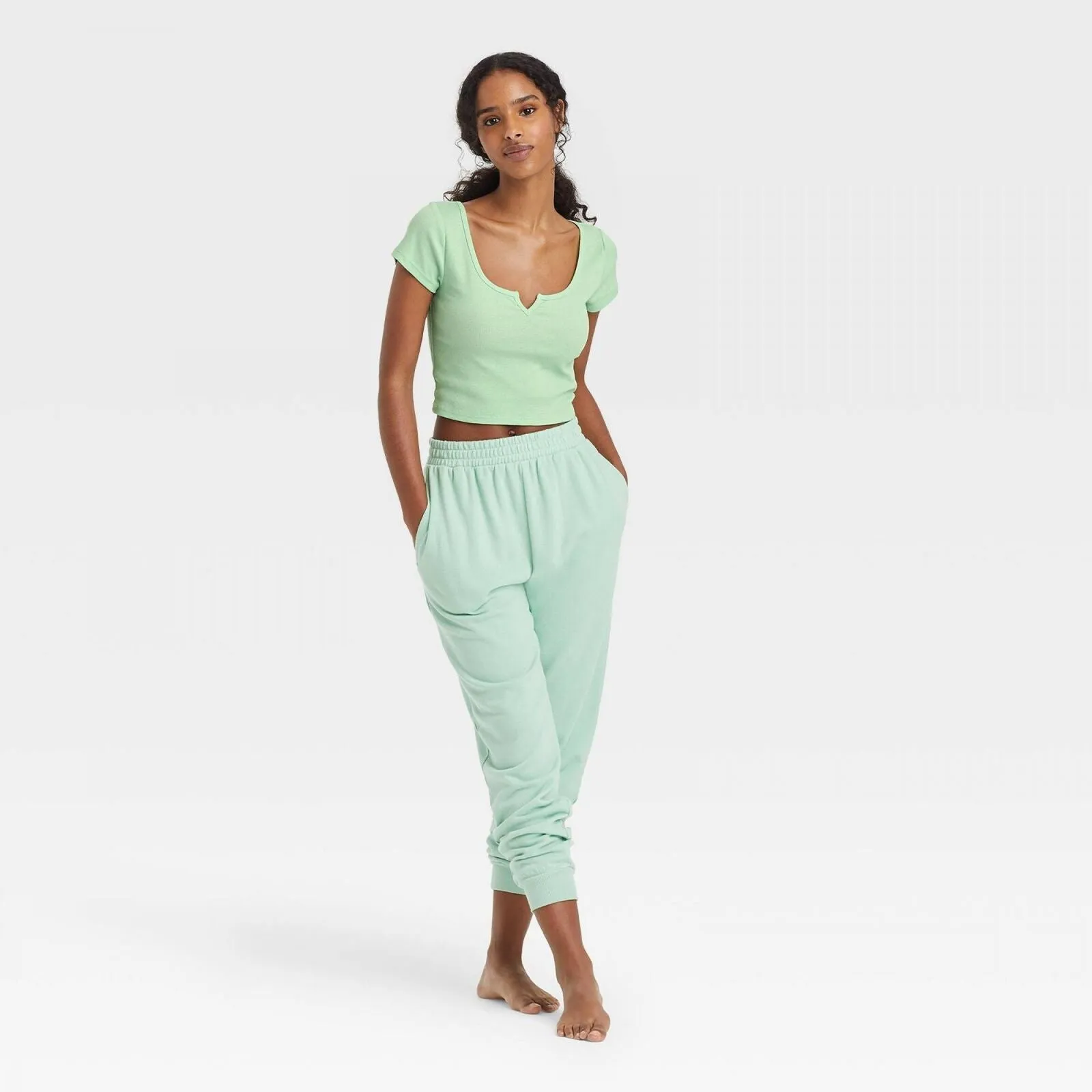 Colsie Women's Notch Collar Neck Short Sleeve Lounge Cropped T-Shirt Green M
