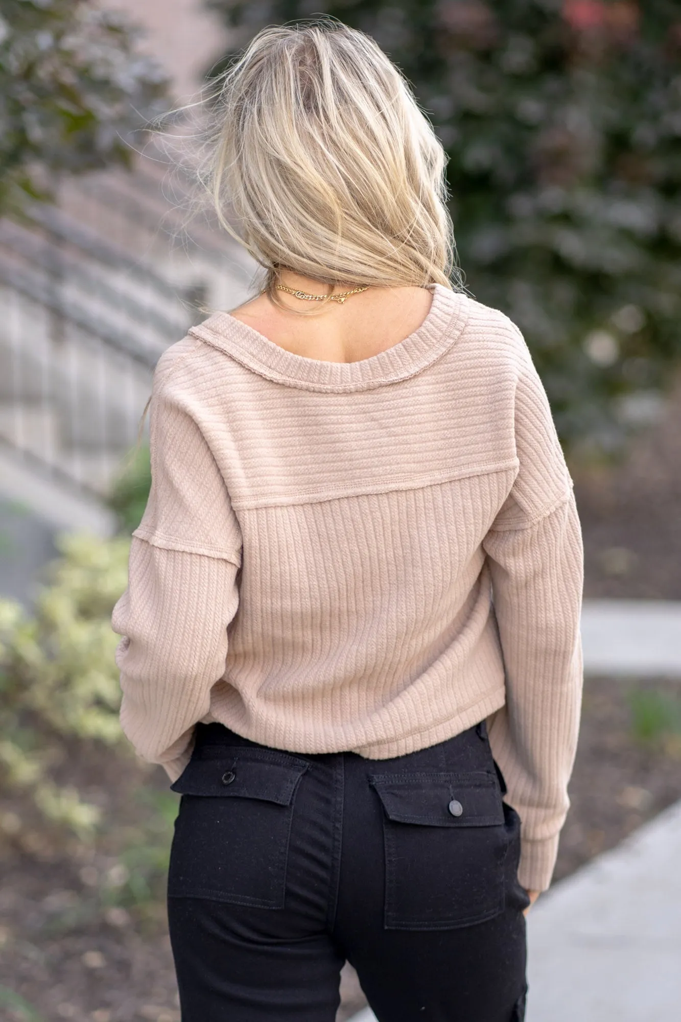 Exposed Seam V-Neck Ribbed Knit Top