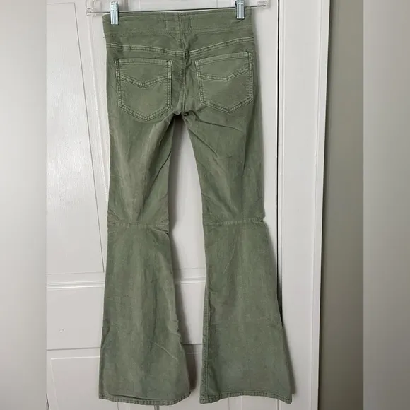 Free People We The Free Penny Pull-On Stretch Flare Corduroy Size 24 Retro 70’s