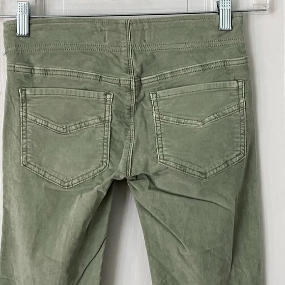 Free People We The Free Penny Pull-On Stretch Flare Corduroy Size 24 Retro 70’s