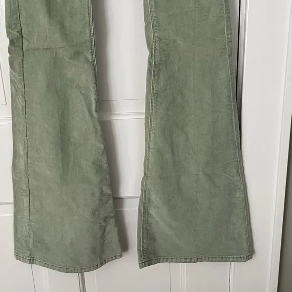 Free People We The Free Penny Pull-On Stretch Flare Corduroy Size 24 Retro 70’s