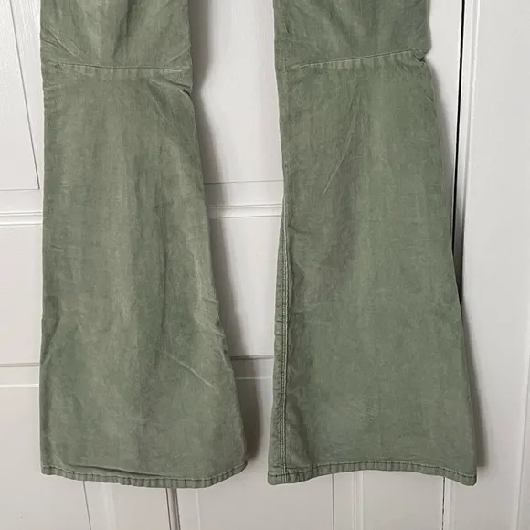 Free People We The Free Penny Pull-On Stretch Flare Corduroy Size 24 Retro 70’s