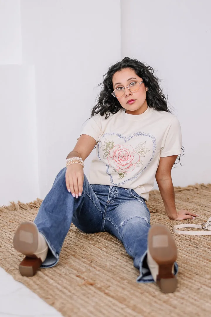 Heart & Rose Comfort Graphic Tee