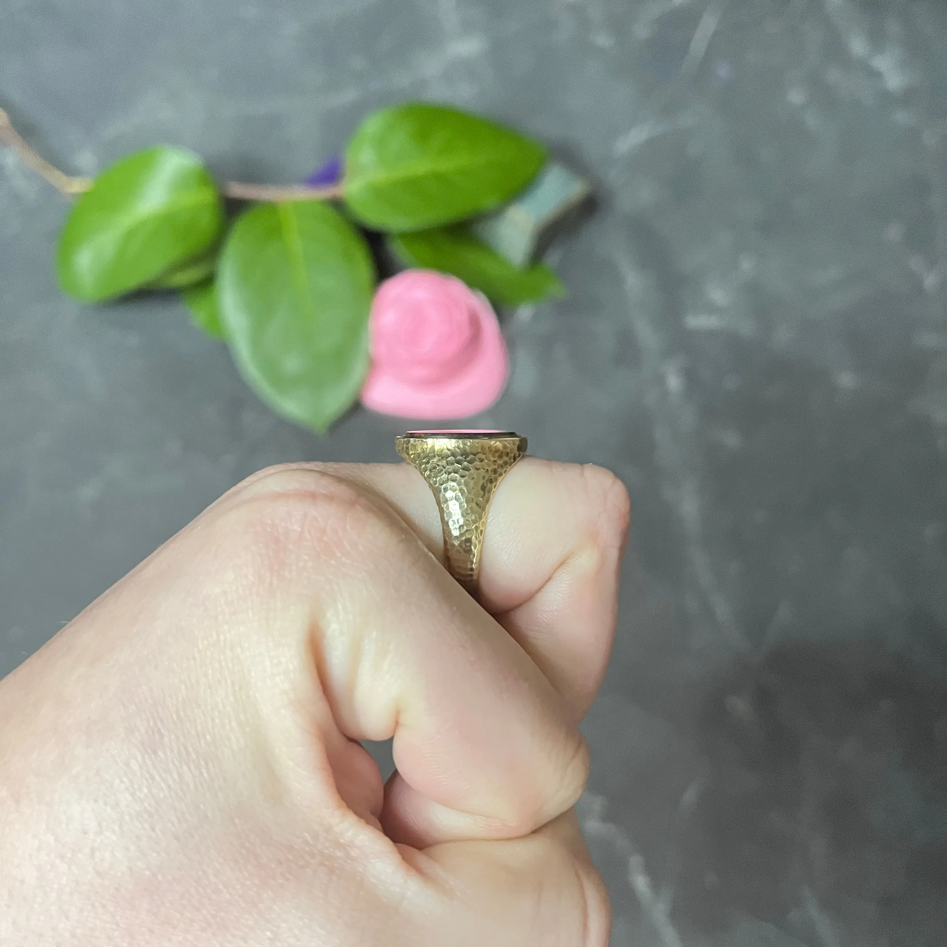 Jones & Woodland Retro Bloodstone 14 Karat Hammered Gold Unisex Signet Ring
