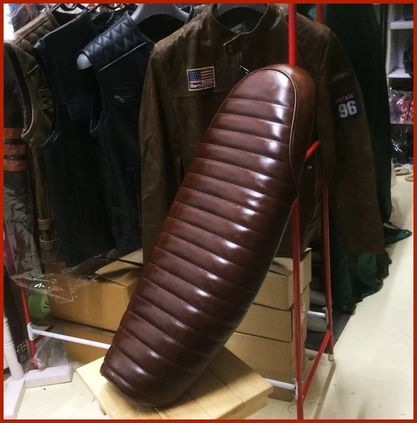 KB-TACRS - Triumph Bonneville Air-Cooled Classic Roll Seat
