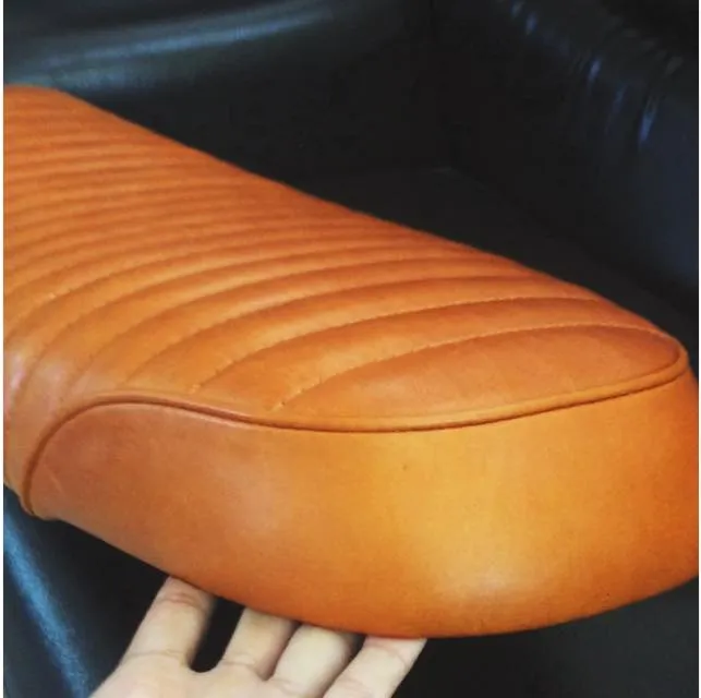 KB-TACRS - Triumph Bonneville Air-Cooled Classic Roll Seat
