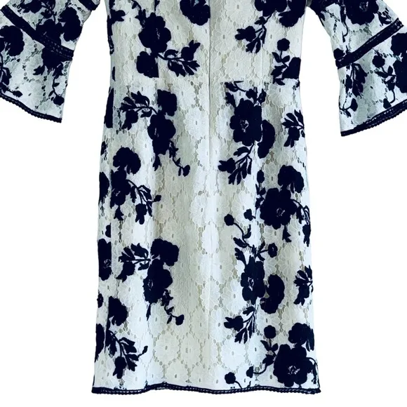 NWOT Adelyn Rae Floral Lace Crochet Bell Sleeve Sheath Dress Size Medium