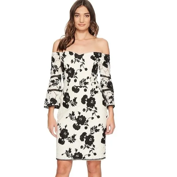NWOT Adelyn Rae Floral Lace Crochet Bell Sleeve Sheath Dress Size Medium