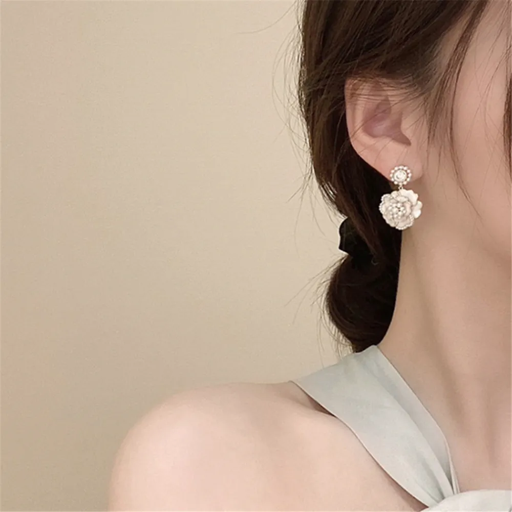 Pearl Floral Beaded Dangle Earrings