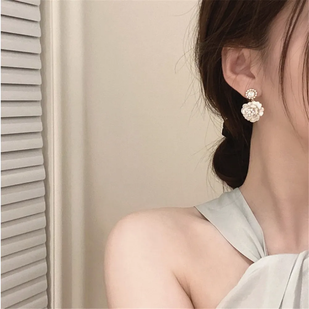 Pearl Floral Beaded Dangle Earrings