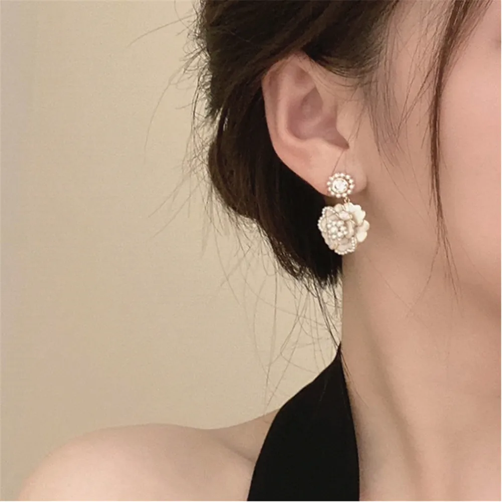 Pearl Floral Beaded Dangle Earrings