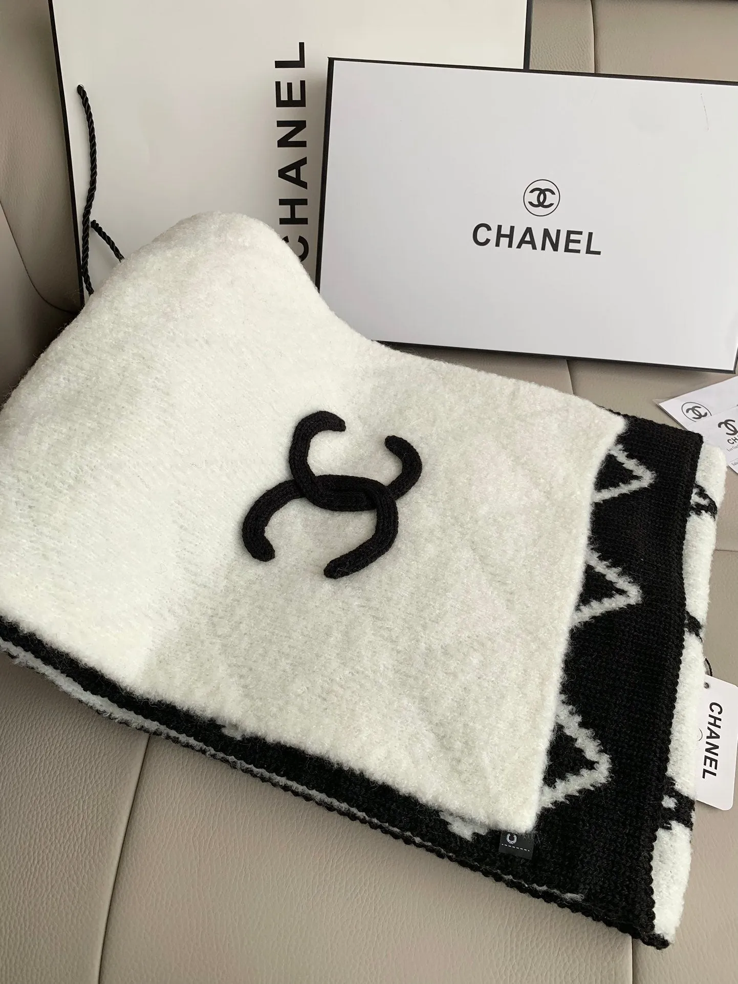 Premium 24b knitted scarf cashmere