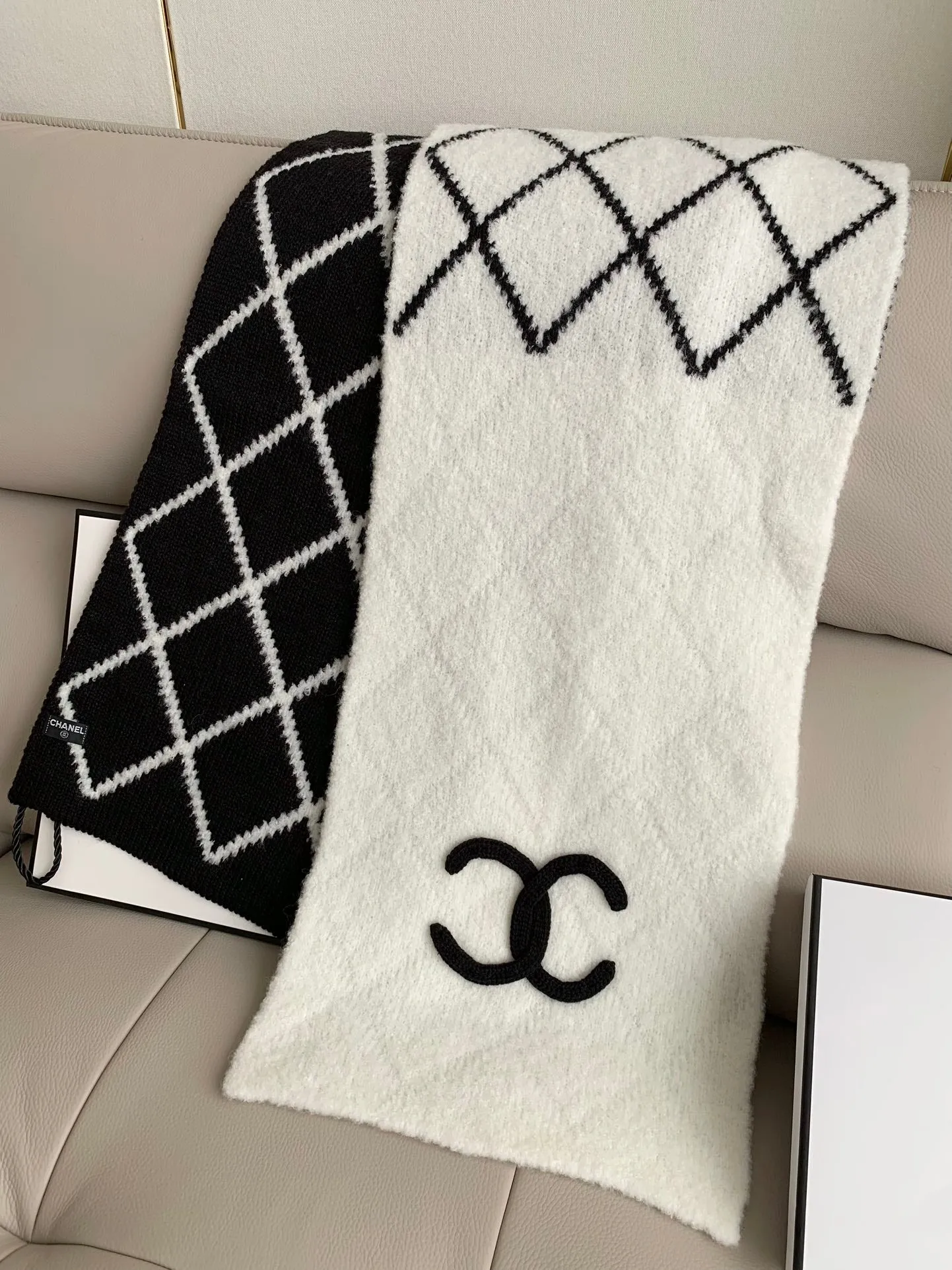 Premium 24b knitted scarf cashmere