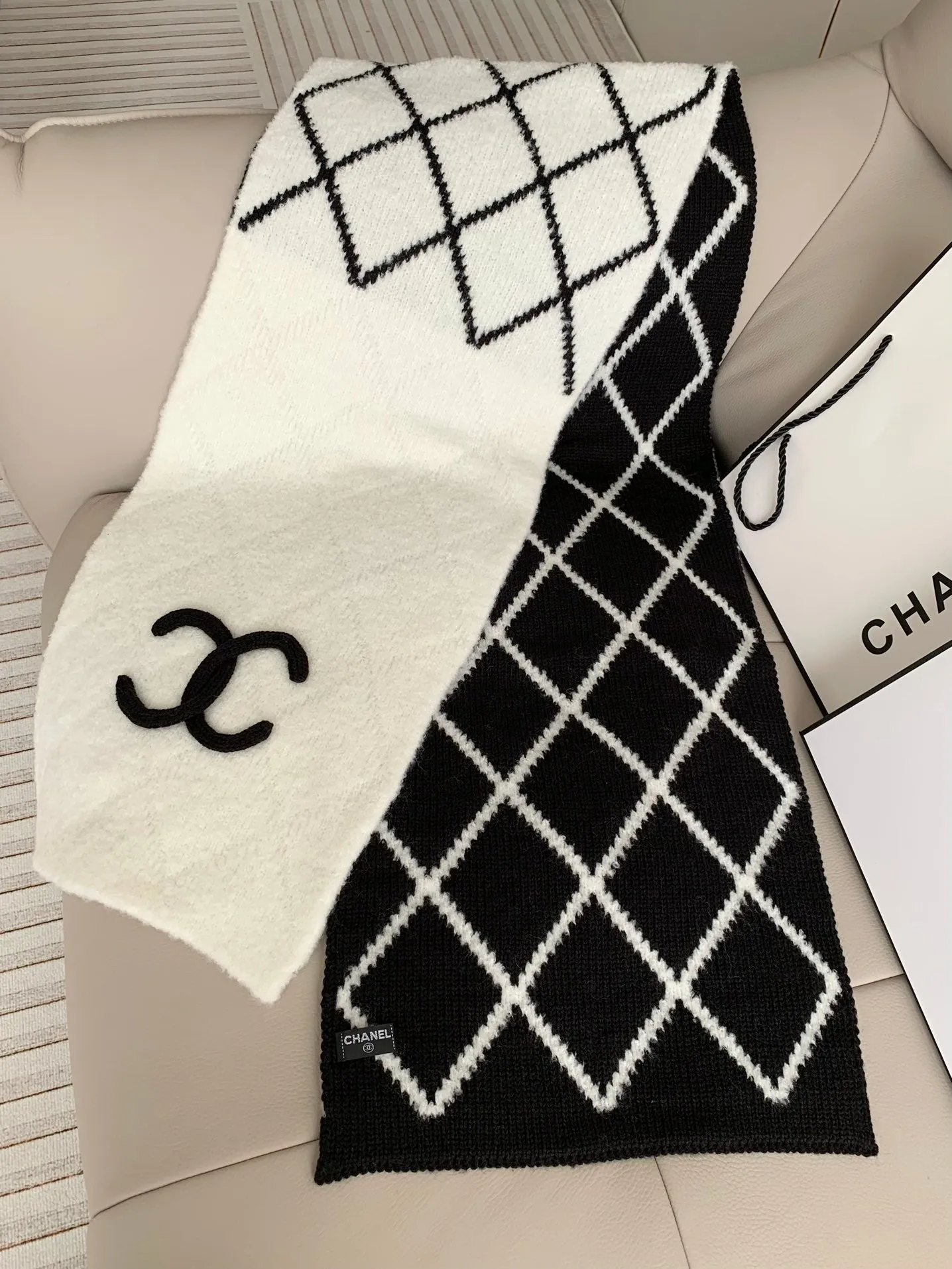 Premium 24b knitted scarf cashmere