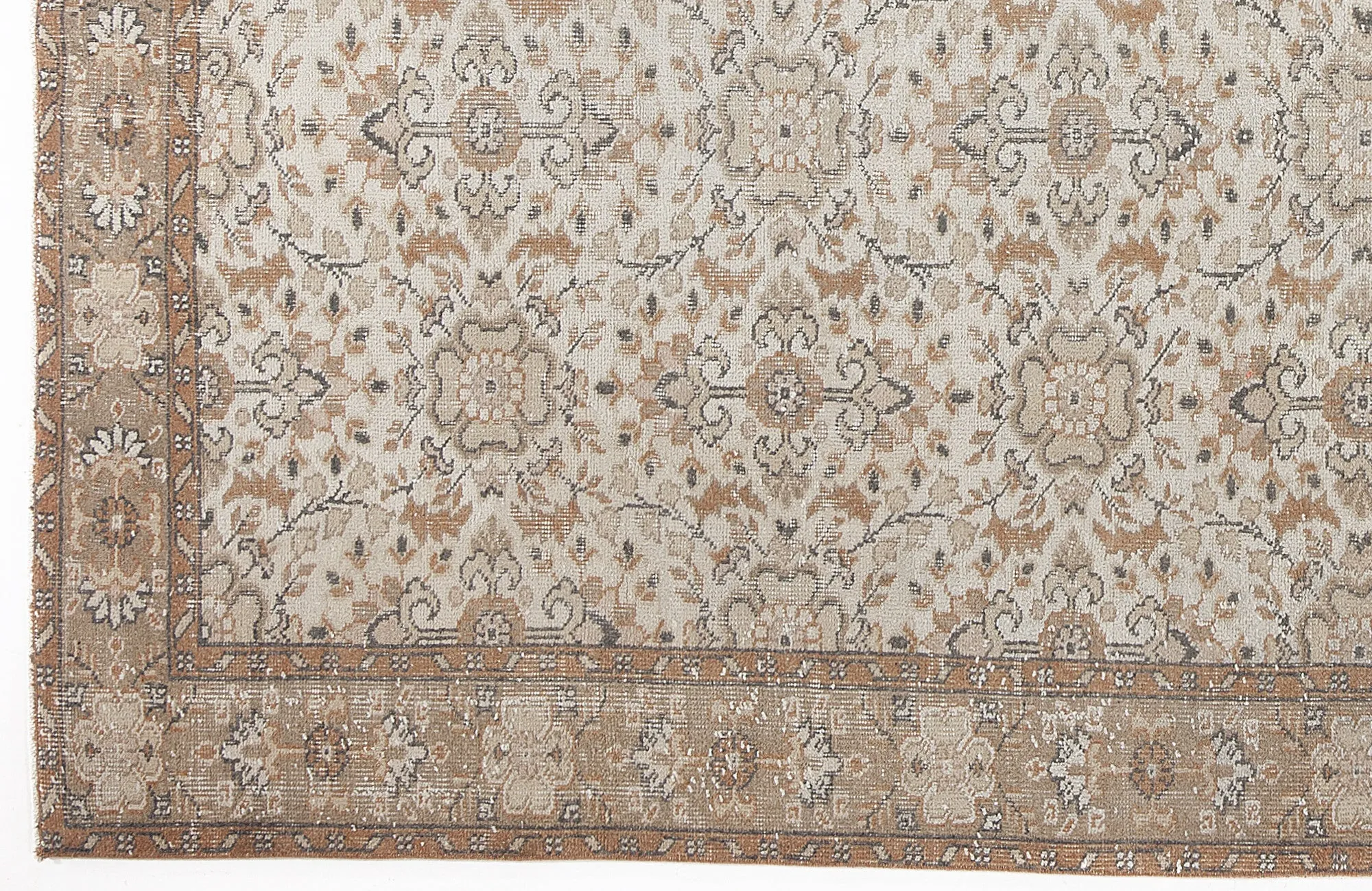 Retro Design Beige Over Dyed Vintage Rug 5'5'' x 9'1'' ft 164 x 277 cm