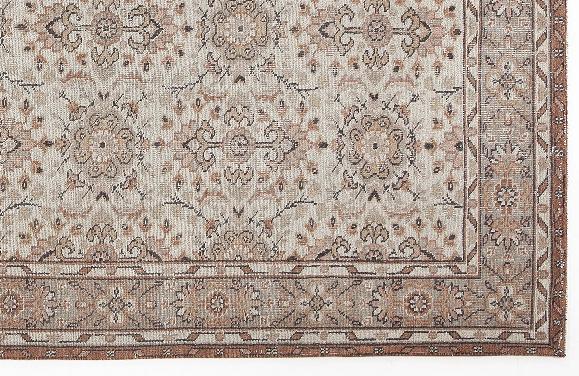 Retro Design Beige Over Dyed Vintage Rug 5'7'' x 9'3'' ft 170 x 283 cm
