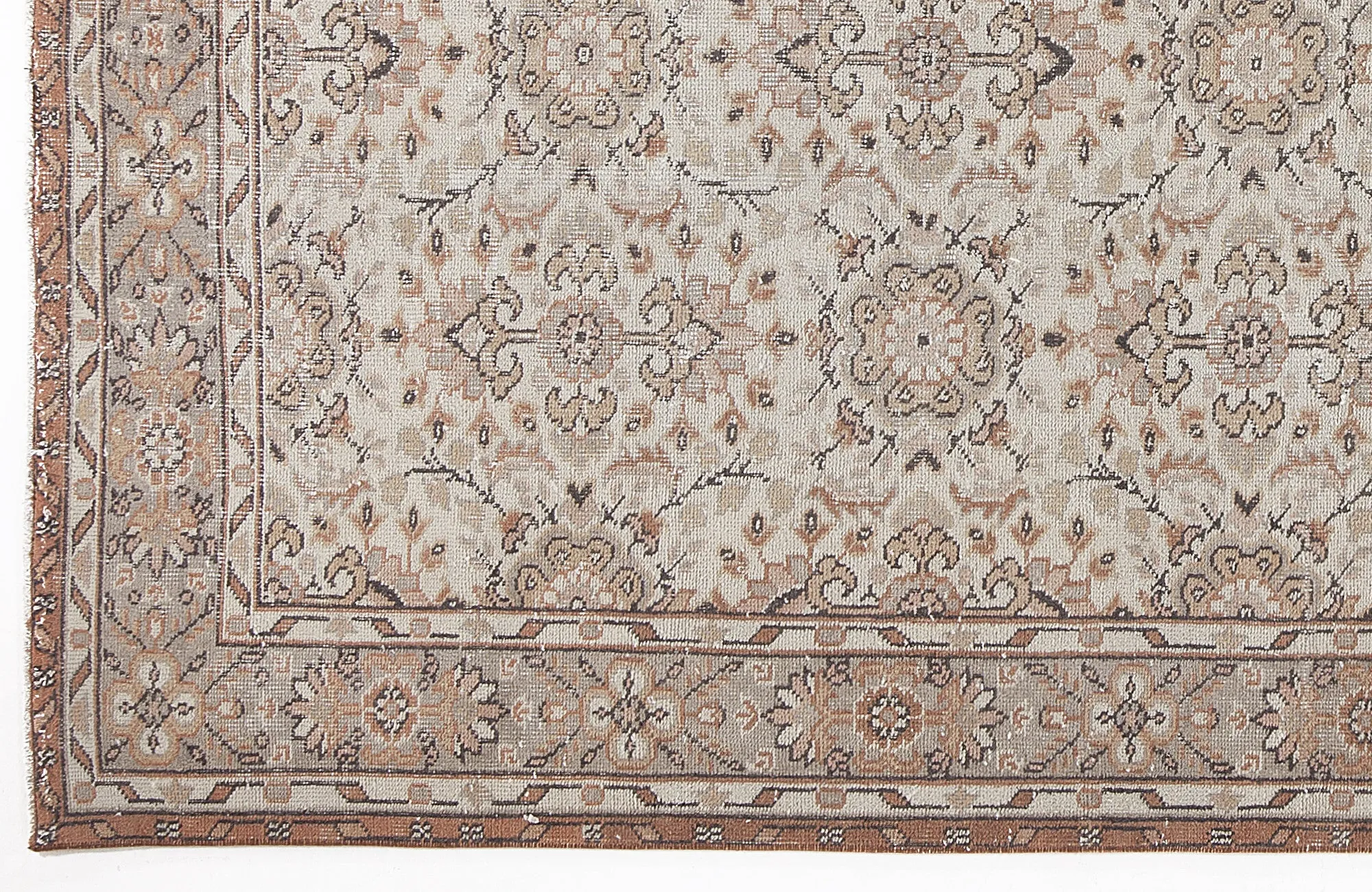 Retro Design Beige Over Dyed Vintage Rug 5'7'' x 9'3'' ft 170 x 283 cm