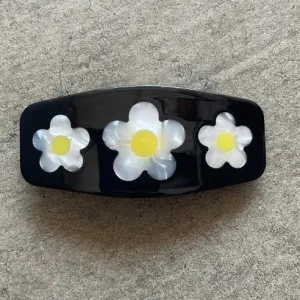 Tiepology - Eco Dreaming Daisy Heart Hair Barrette (Black)