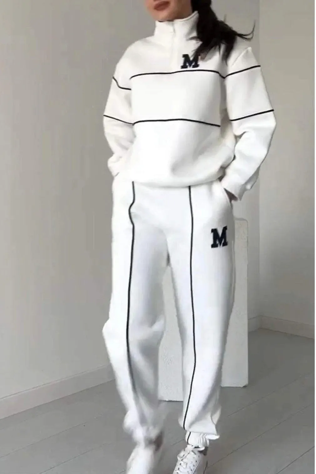 Trendy Letter Print Long-Sleeved Top and Trousers Sports Suit for Casual Comfort