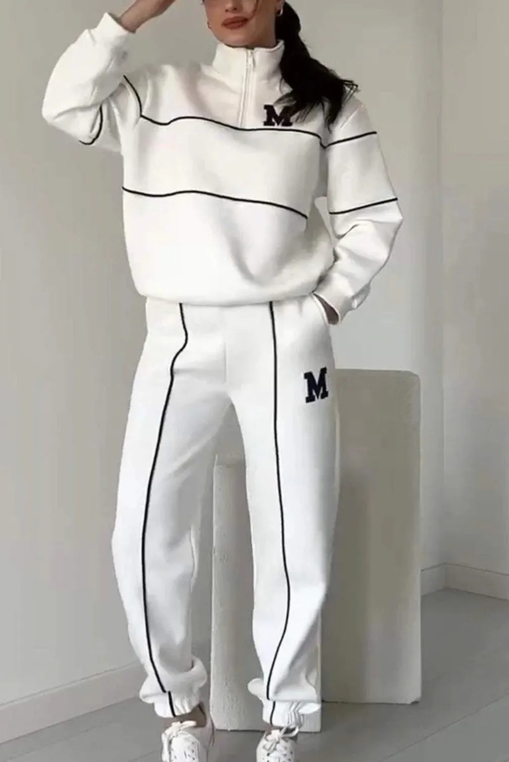 Trendy Letter Print Long-Sleeved Top and Trousers Sports Suit for Casual Comfort