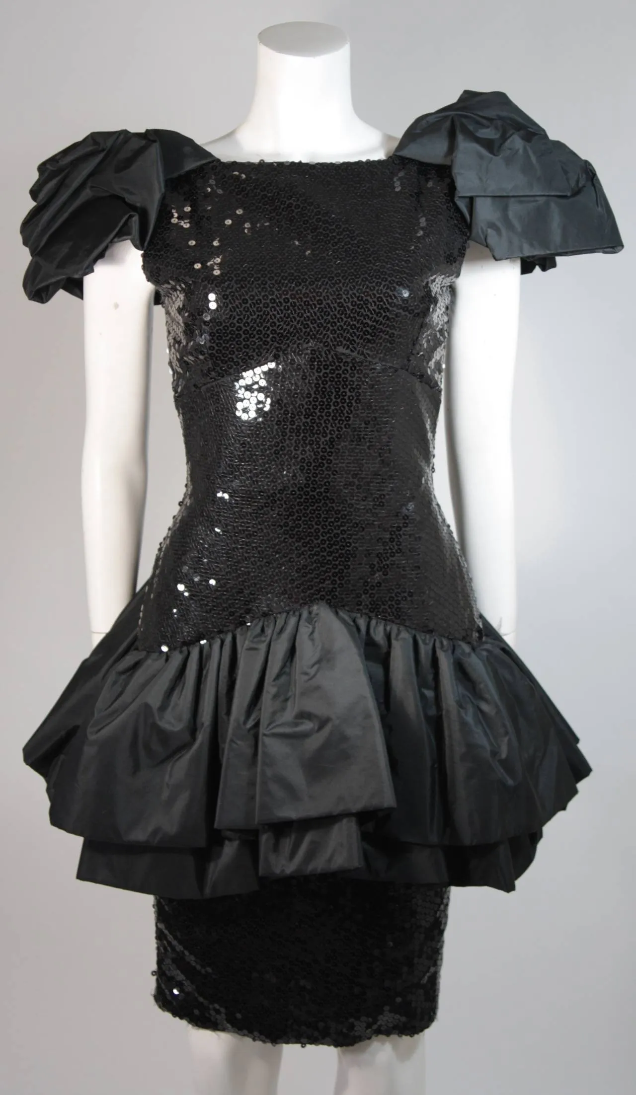 VICKY TIEL Black Sequin Bodice Cocktail Dress Size 38