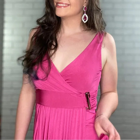 Vintage Pink V-Neck Flowy Stretch Dress Knee Length Pleated