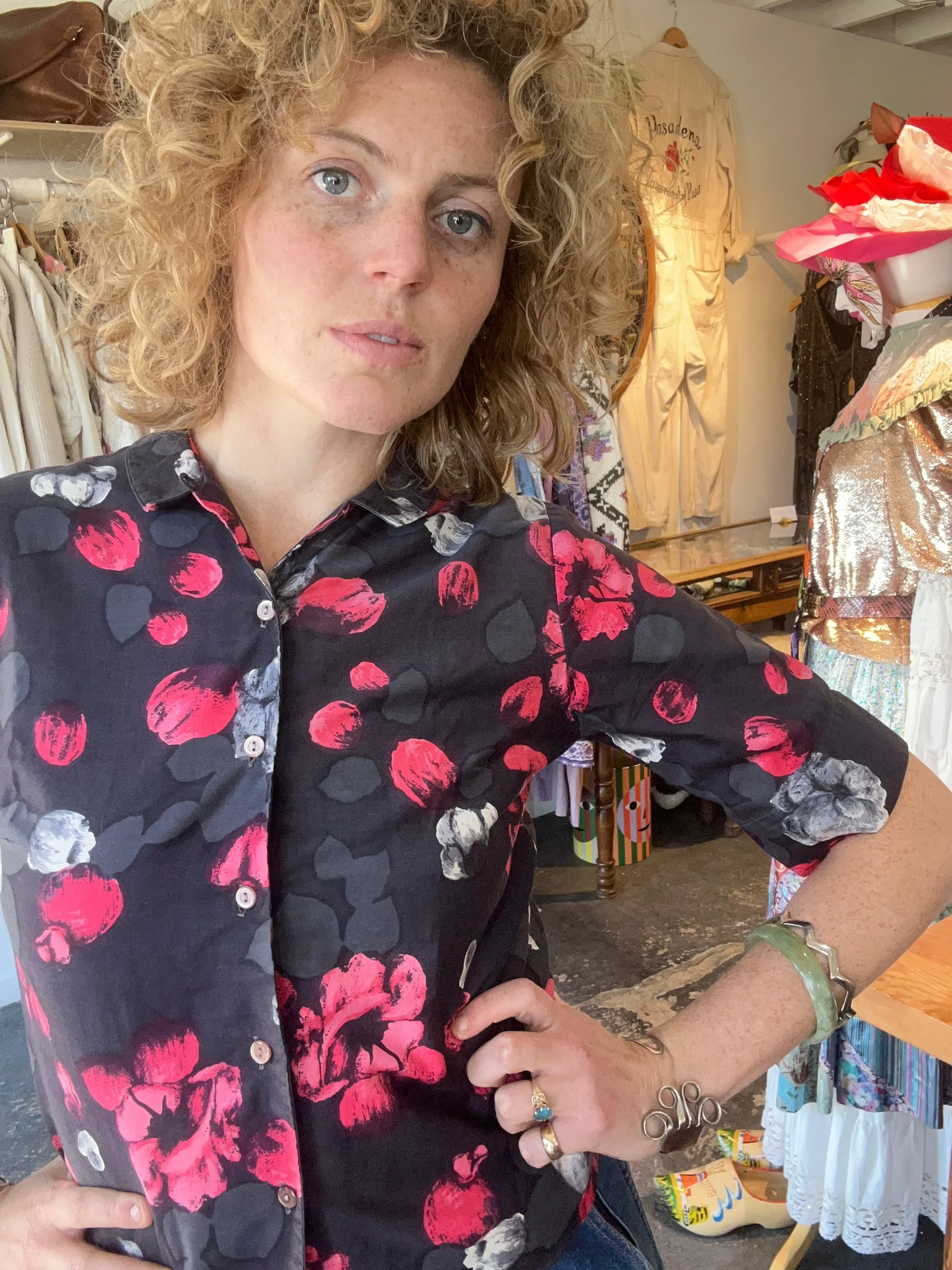 Vintage Rose Pattern Black Short Sleeve Button Down