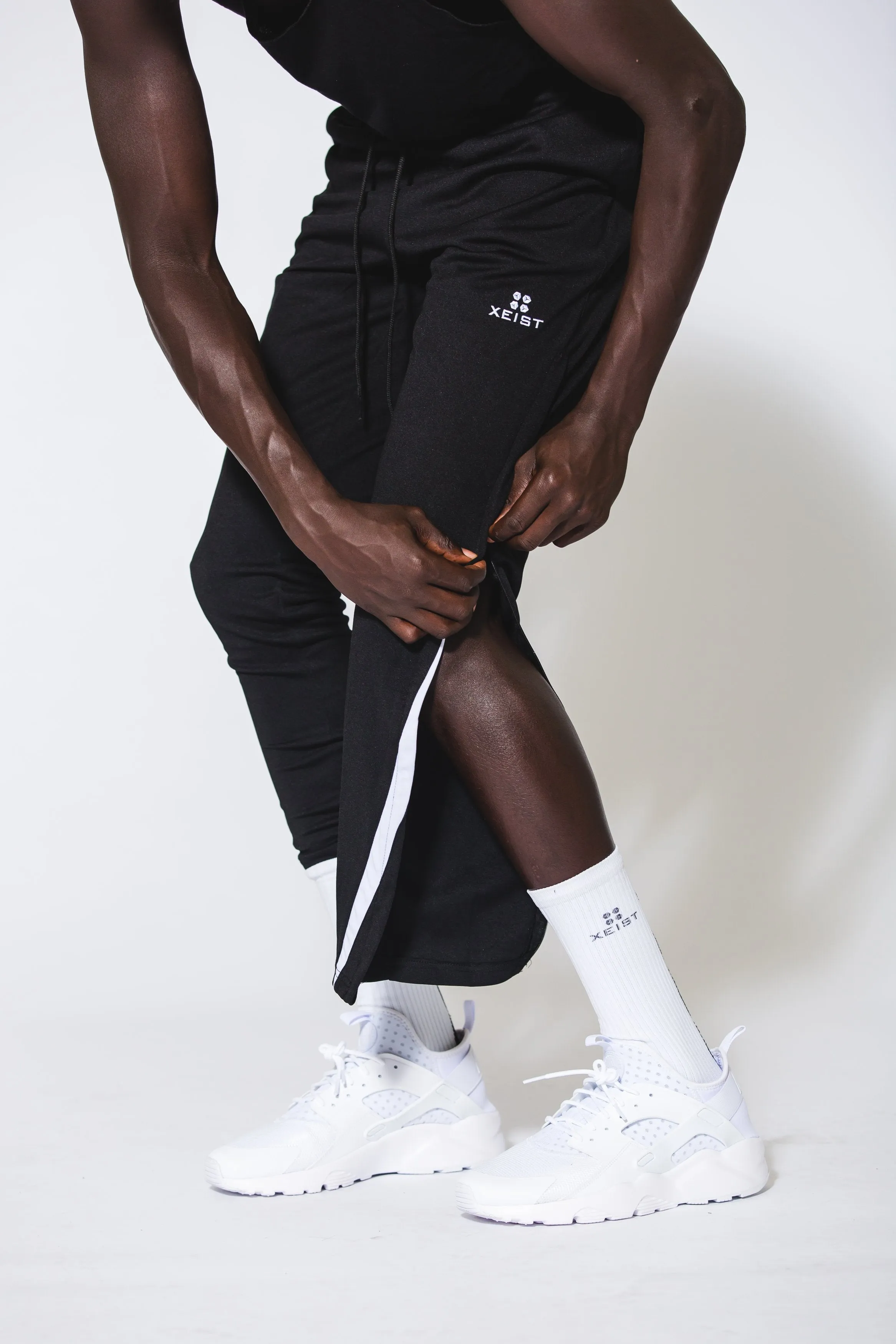 Xeist Black 741z Joggers