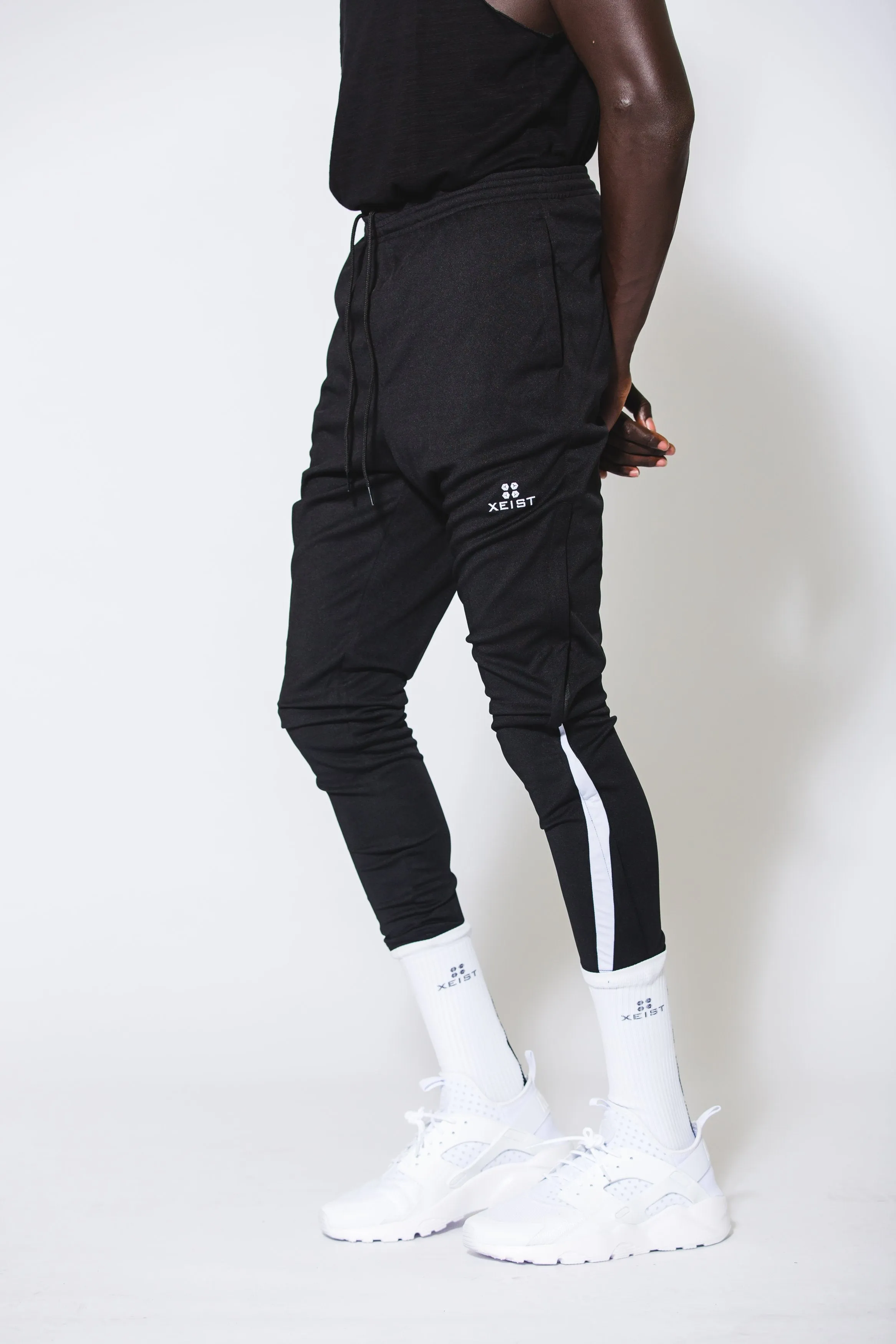 Xeist Black 741z Joggers